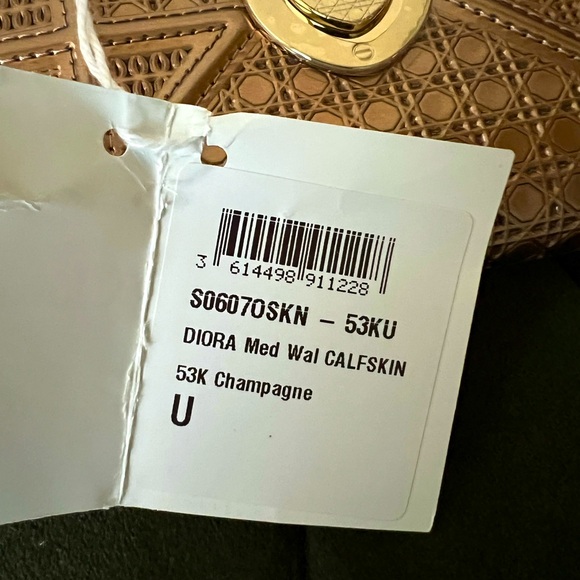 New! Christian Dior mettalic Patent Wallet - Picture 7 of 8